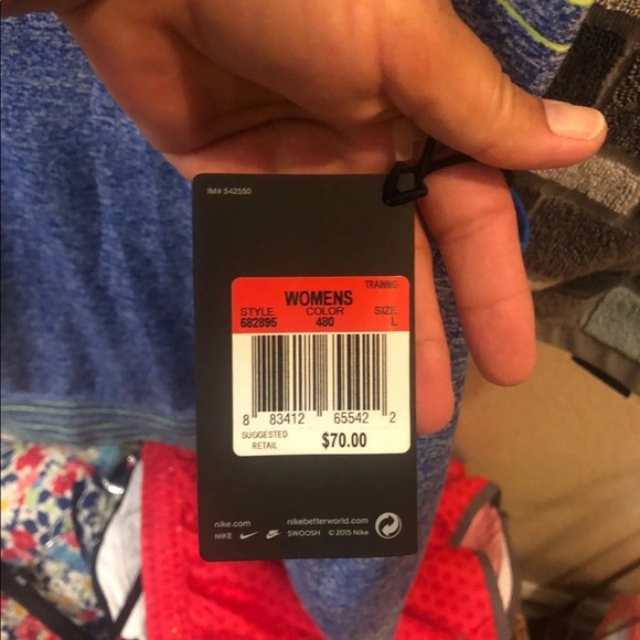 New with tags large Nike tank top - Picture 5 of 6